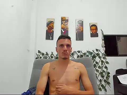 Latins_Boss webcam