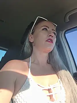 LaraLanee live cam on StripChat