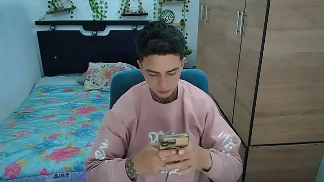 santii_ss (M young) - 👿👋first cum !!!!!!!!!    💦💦💦