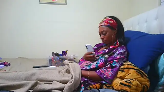 Prettylondond live cam on StripChat