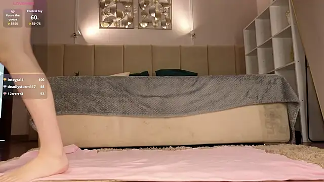 mollybae4 (F teen) - TAKE OFF MY TOP
