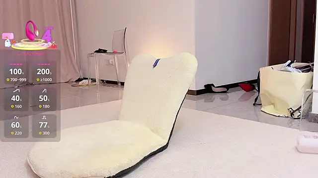 Selenaaaaa- Live Webcam on Stripchat