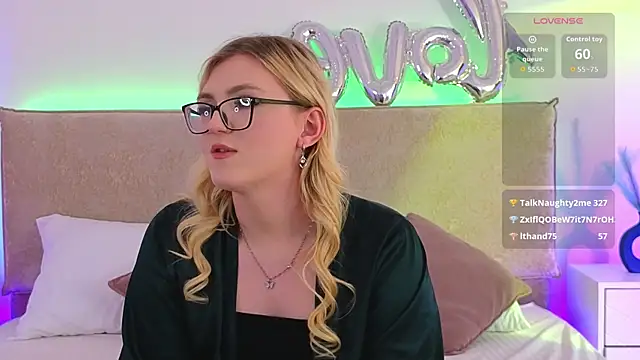Jules_night live cam on StripChat