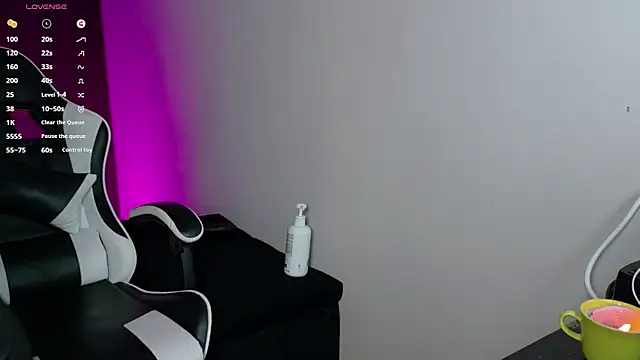 NanakoDollx live cam on StripChat
