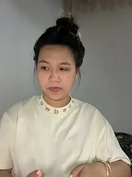 Almira6868 webcam