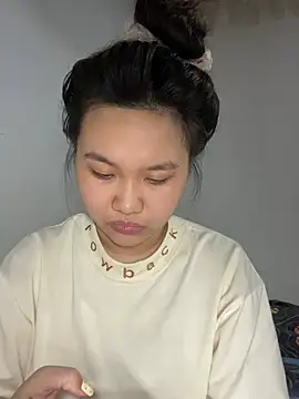 Almira6868 webcam