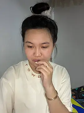 Almira6868 webcam
