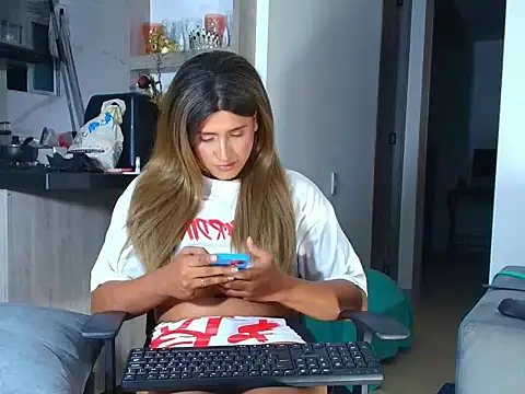 Laura_Cramz webcam