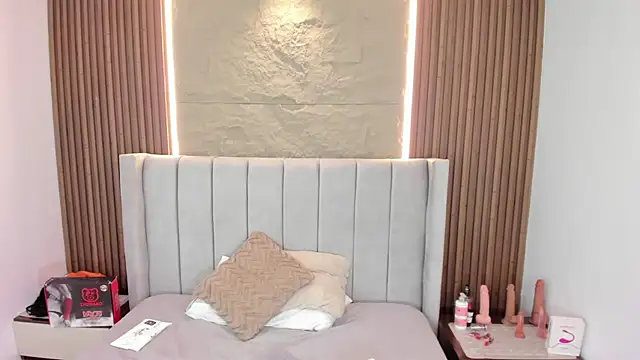 ninamartins - NINAMARTINS's free webcam - UK Sex Cams