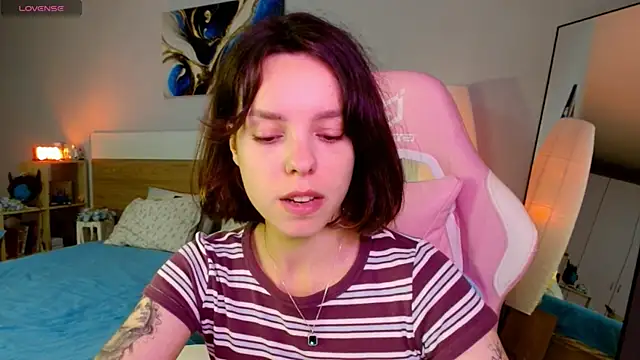 Maya_Campbell webcam
