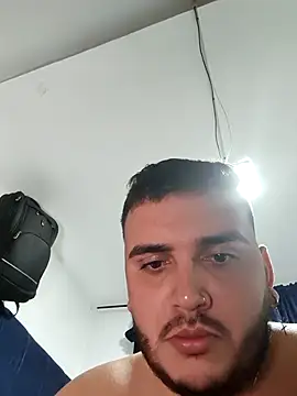 Tyler_Gaell webcam