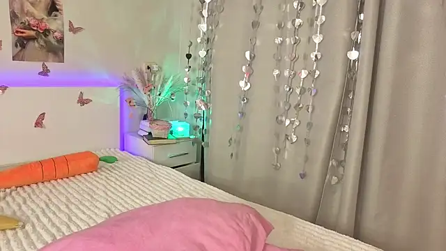 Milly_Lane webcam