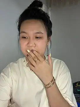 Almira6868 webcam