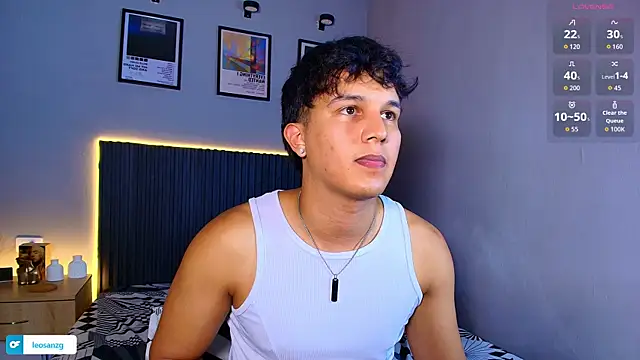 Leo_Savage_ webcam