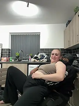 BaddieRiRi224 webcam