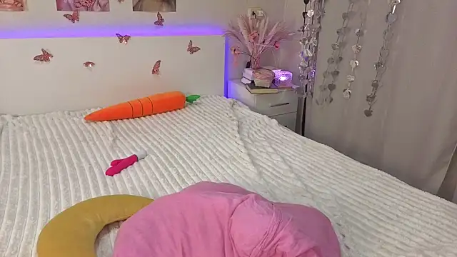Milly_Lane webcam
