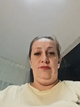 AvaSquirtMilf webcam