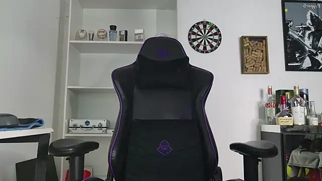 aaronlegend_ webcam