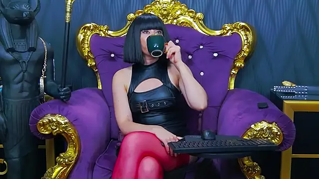 LaraMaeve webcam