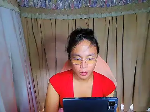 YourNikkieXxx webcam