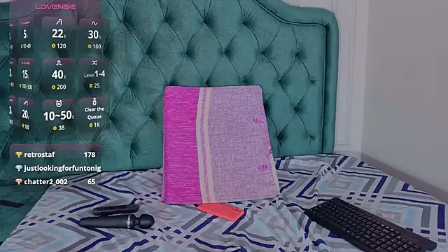 bella_moonlight_cr webcam