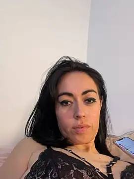 BrattyYanii webcam