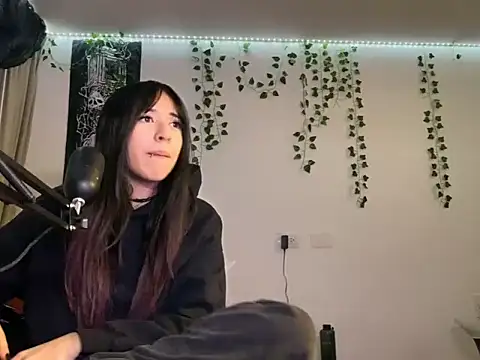ItsJustIvy webcam