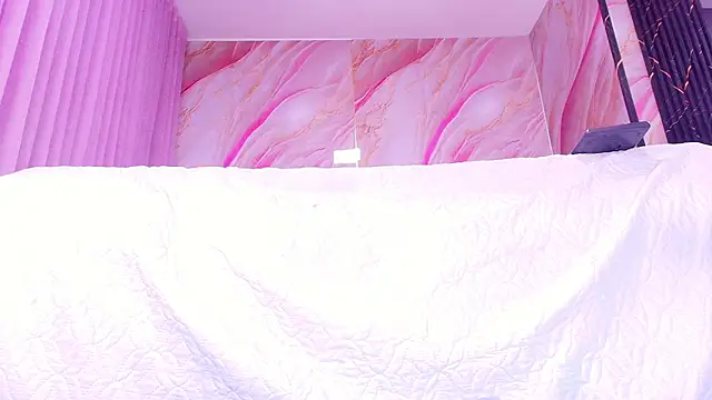 sofi_decker webcam