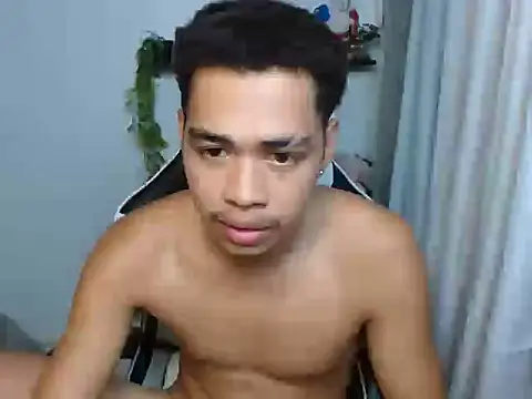 curlyasian_njxx