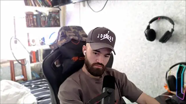 _Serious_Man webcam