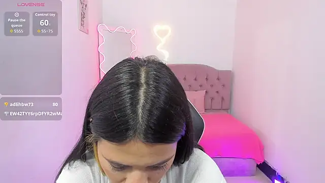 Chiara_tay