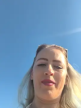 LaraLanee webcam