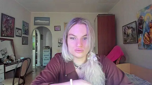 milliKira006 webcam