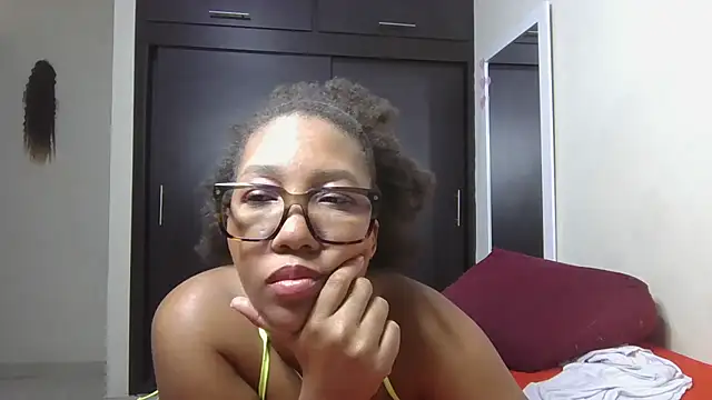 megan-hotxx webcam