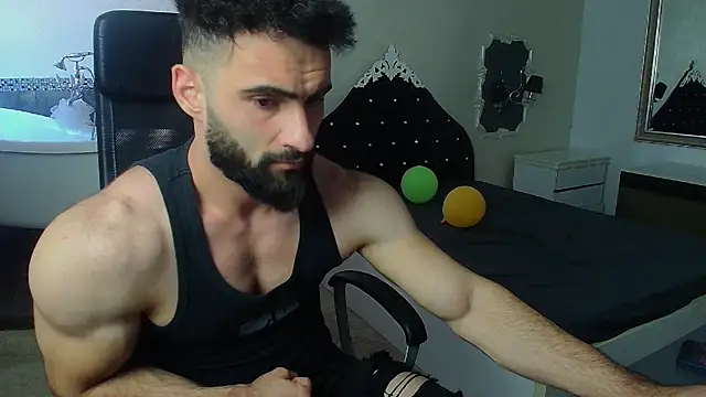 micahlane (M young) - I'm prepairing for bodybuilding contest