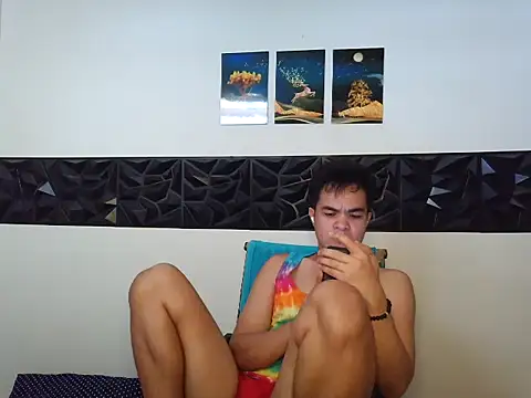 yourmikexxx (Ask my age) - LETS PLAY AND CUM
