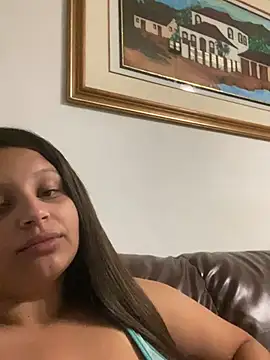 julia_moreira webcam
