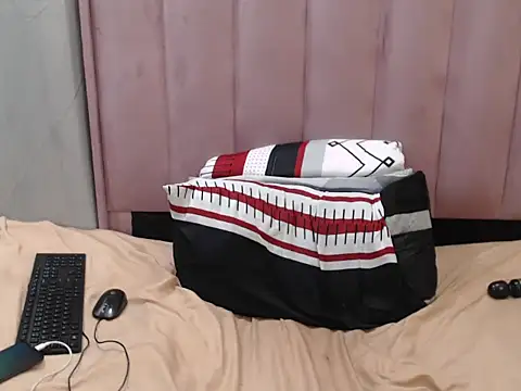 HornyChocoX webcam