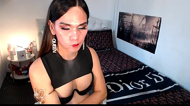 NinaDOM4CUM webcam