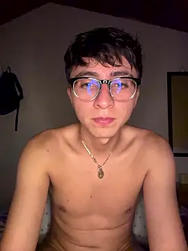 camirojas_boy (M young) - Hand into ass 🫱🏼🍑