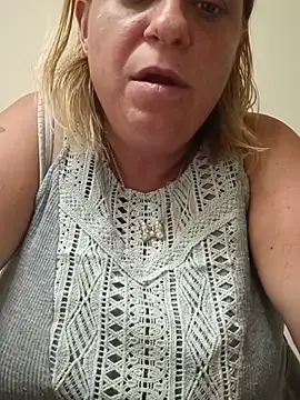 Playmate86 webcam