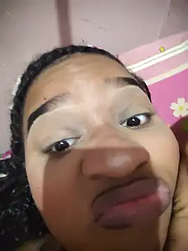 Mia_peituda webcam