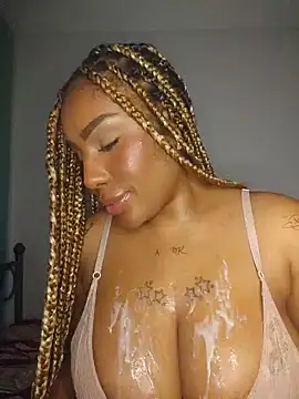 Queen_Amara webcam