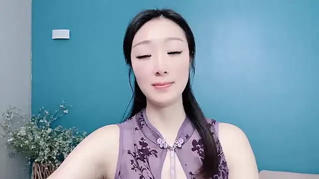 ella55-- webcam