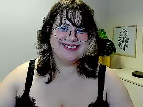 OpheliaLush webcam