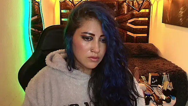 scarleth_blue webcam