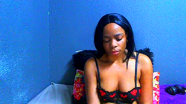 SMALLBOOBSXX webcam