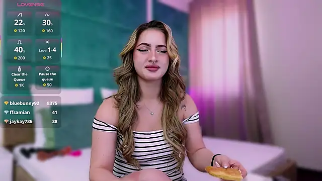 LucyLextonX webcam