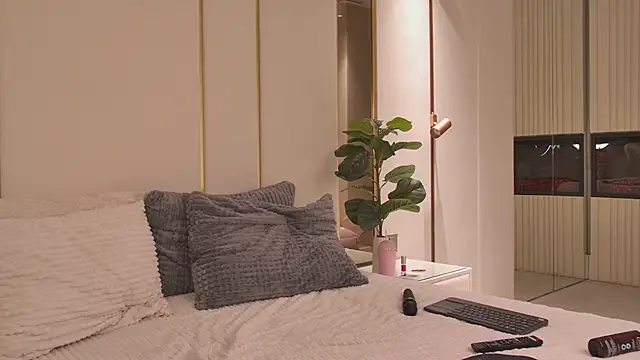 Nicole_Space webcam