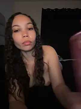 nikkiloveee webcam